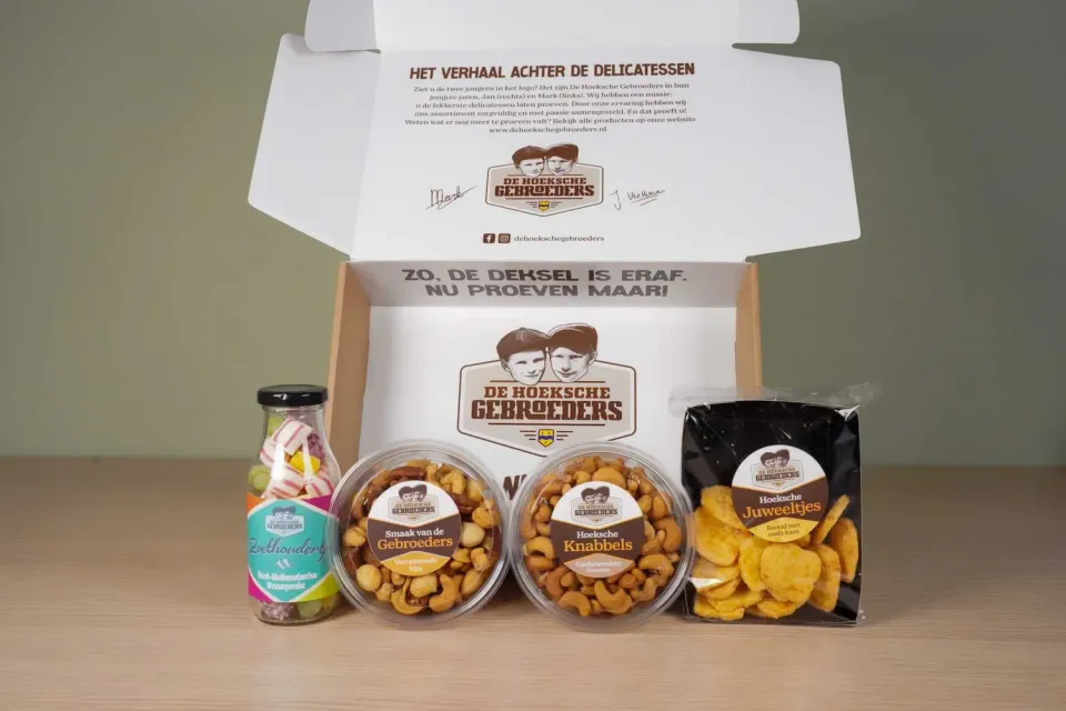 Hoeksche Gebroeders Westmaas geschenkpakket met borrelnoten