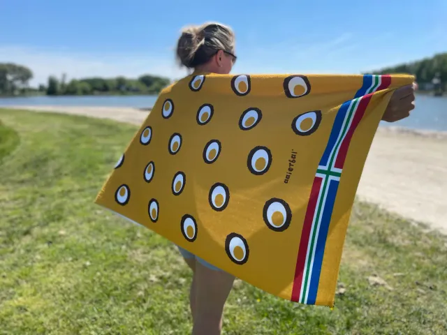 Eierbal handdoek strandlaken velours