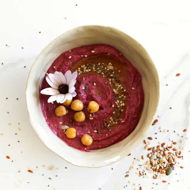 l'Atelier V kidneyboon hummus rode biet peper